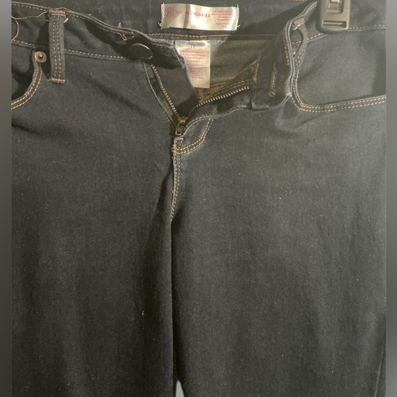 No Boundaries Low Rise Skinny Jeans - Picture 3 of 3